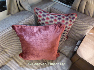 Bailey Phoenix 440 4b 2020 image