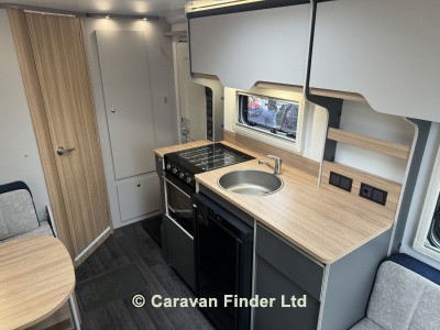 Bailey Discovery D4-4L 2027 (Trade) image 