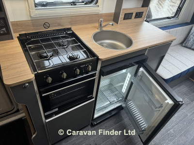 Bailey Discovery D4-4L 2027 (Trade) image 