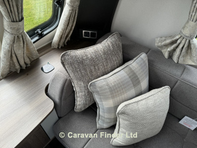 Coachman VIP 520 2025 (Trade) image coming soon