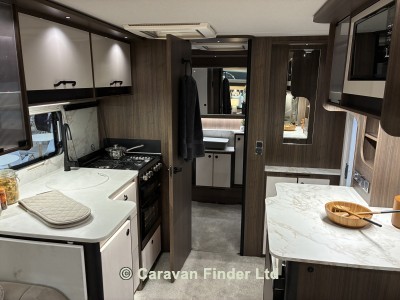 Coachman VIP 460 2027 (Trade) image 