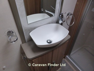 Lunar Quasar 674 4b 2019 image