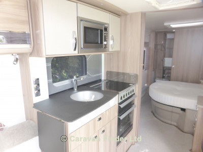 Swift Conqueror 645 2015 (Trade) image 